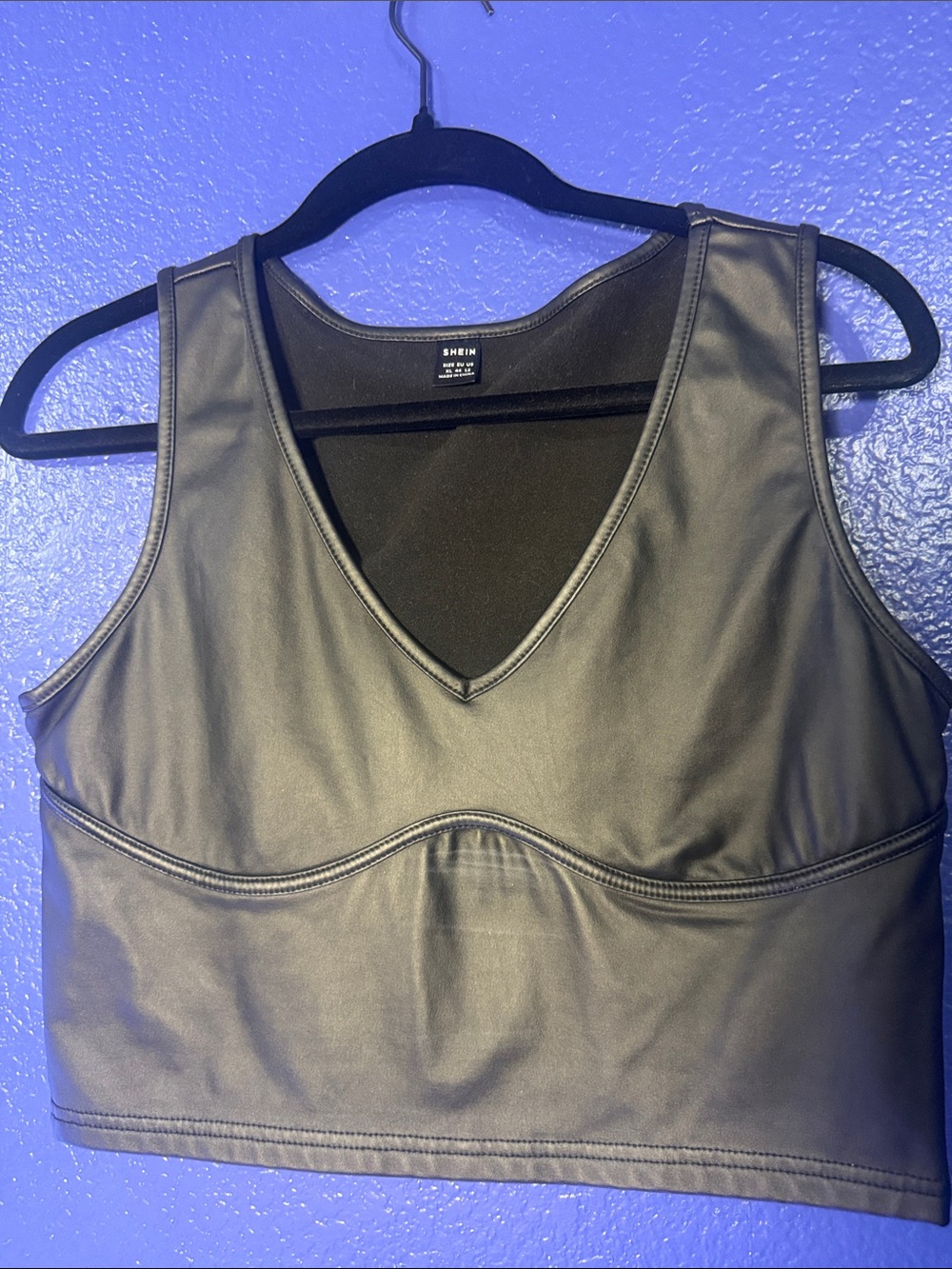 SHEIN Black Top with White Knit Interior